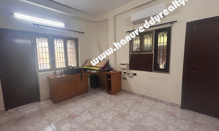 2 BHK Flat for Rent in Mahalingapuram