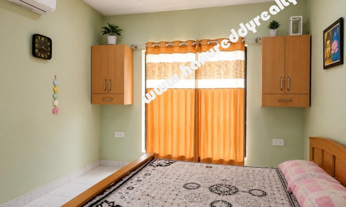 2 BHK Flat for Sale in Wanowarie