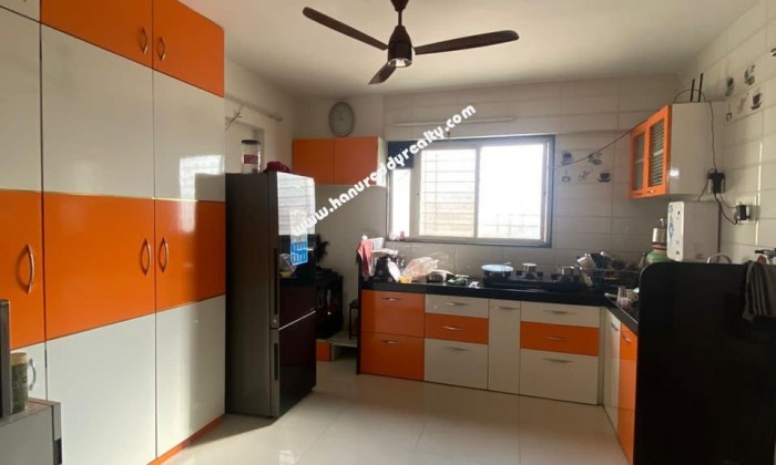 2 BHK Flat for Sale in Somwar Peth