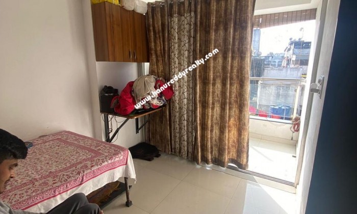 2 BHK Flat for Sale in Somwar Peth