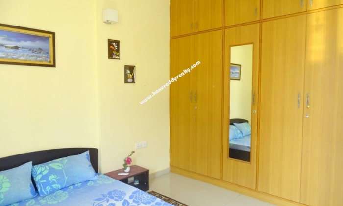3 BHK Flat for Sale in Thalambur
