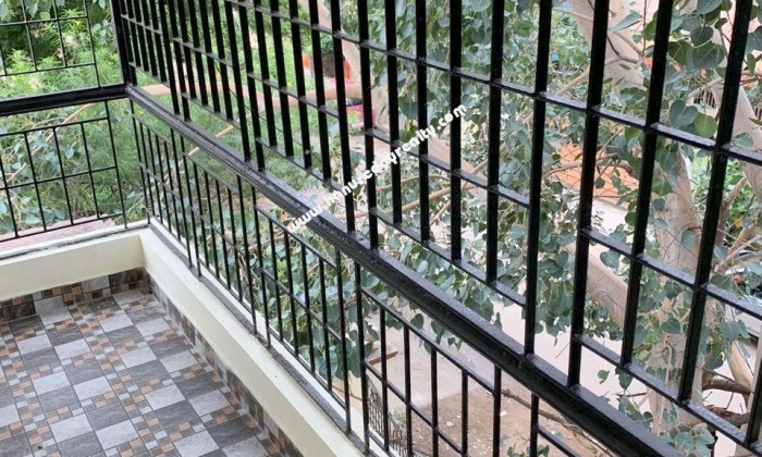 2 BHK Flat for Sale in Mandaveli